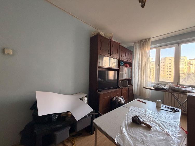Apartament cu 3 camere în Crângași