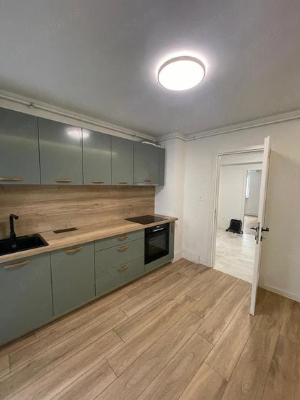 Apartament cu 4 camere decomandat în Republicii
