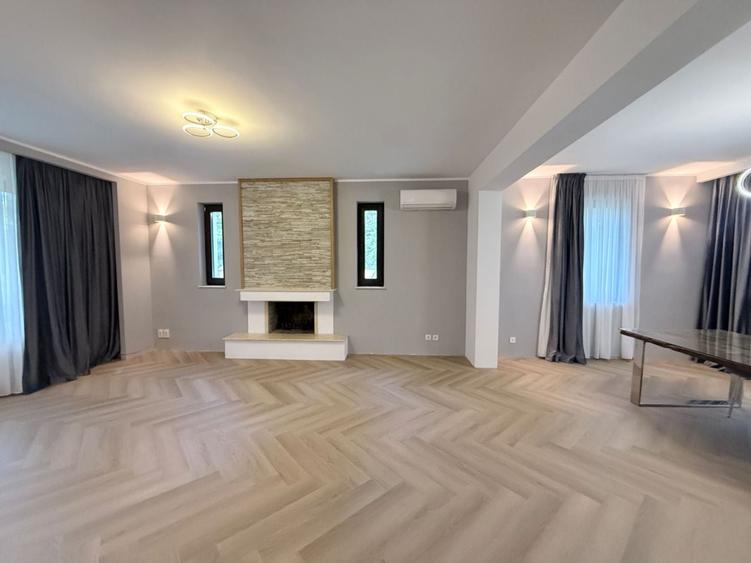 Duplex cu 6 camere cu Canalizare în Iancu Nicolae