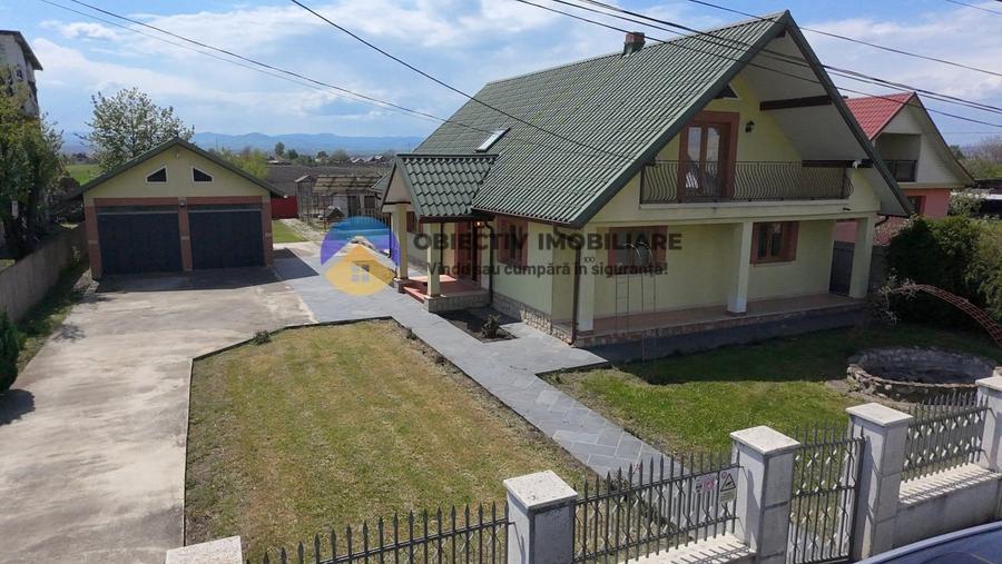 Casă individuală cu 5 camere cu Garaj în Podoleni