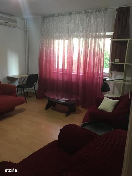 Apartament cu 3 camere decomandat în Nerva Traian