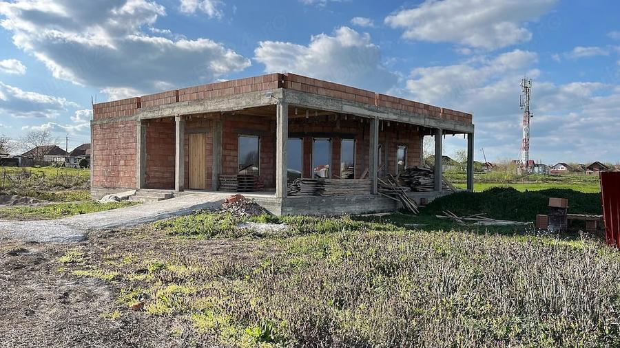 Casă cu Teren 720 Mp în Sânandrei