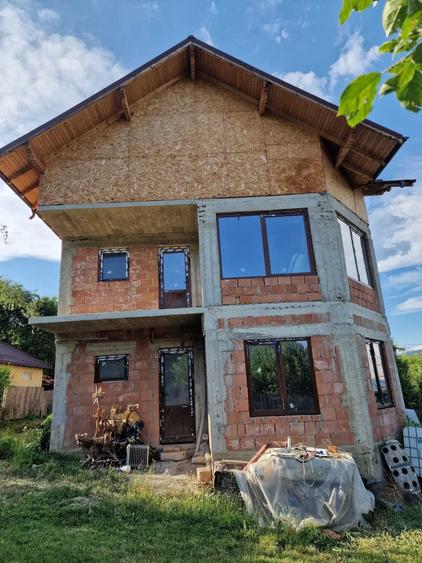 Casă cu 4 camere în Breaza de Sus