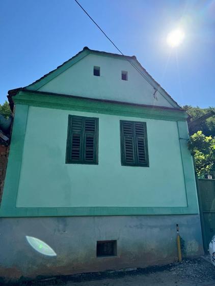 Casă cu 3 camere în Gura Râului