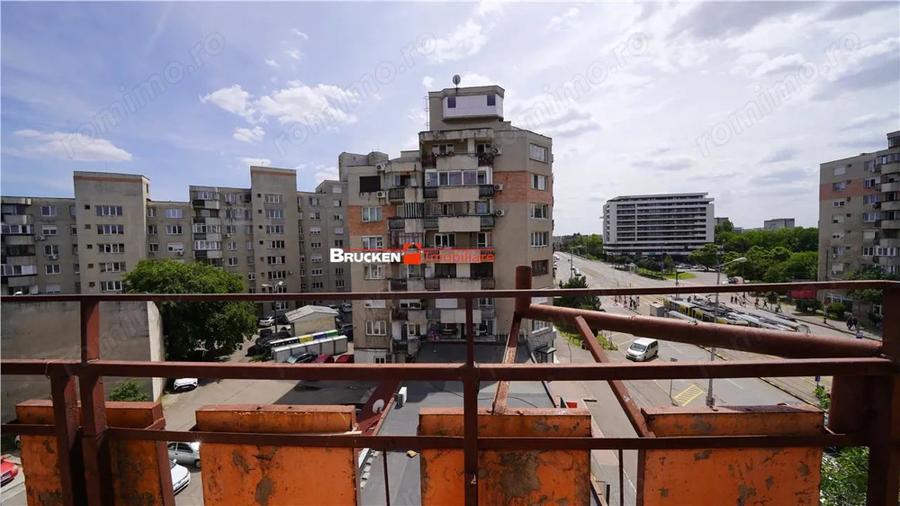Apartament cu 3 camere decomandat în Decebal