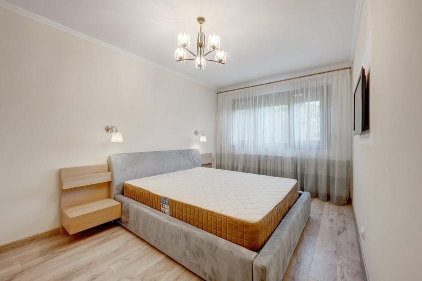 Apartament cu 3 camere decomandat în Berceni