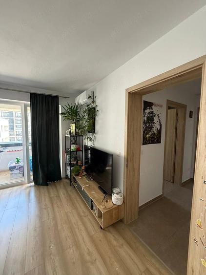 Apartament cu 2 camere decomandat în Tractorul