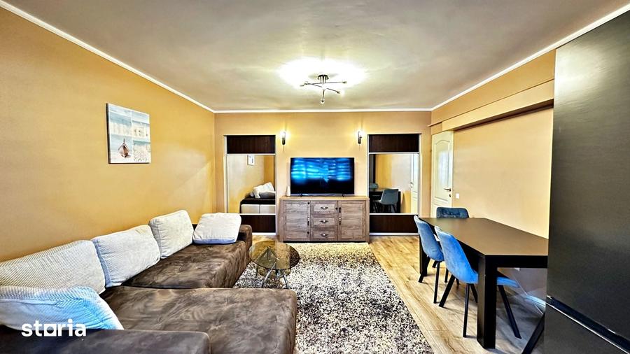 Apartament cu 3 camere decomandat în Far