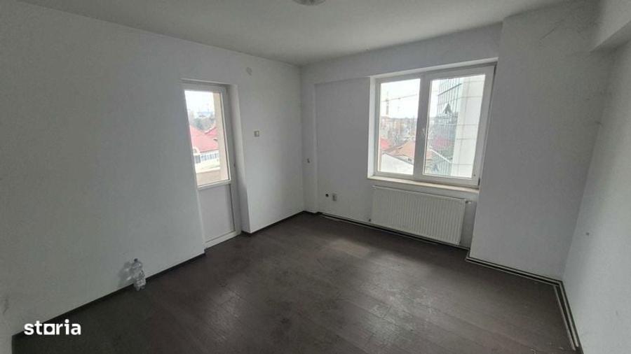 Apartament cu 4 camere în Brazda lui Novac