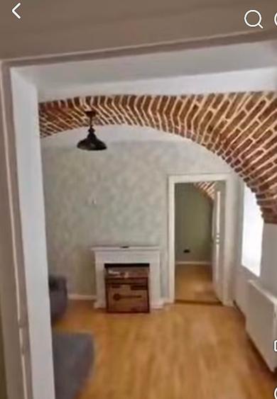 Apartament cu 2 camere decomandat în Centrul Istoric
