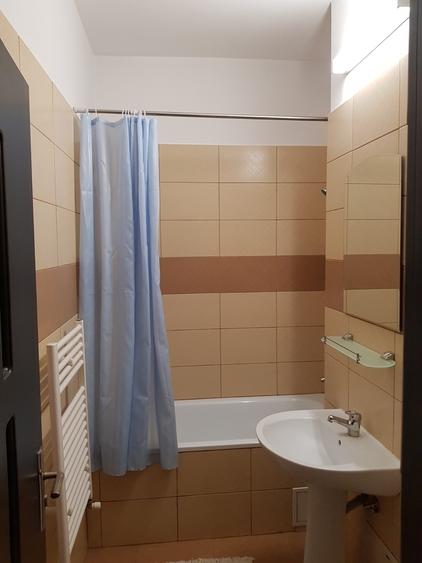 Garsonieră decomandată în Apărătorii Patriei