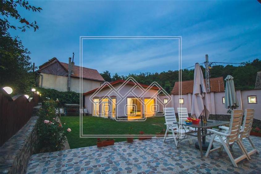 Casă individuală cu 6 camere cu Canalizare în Mohu