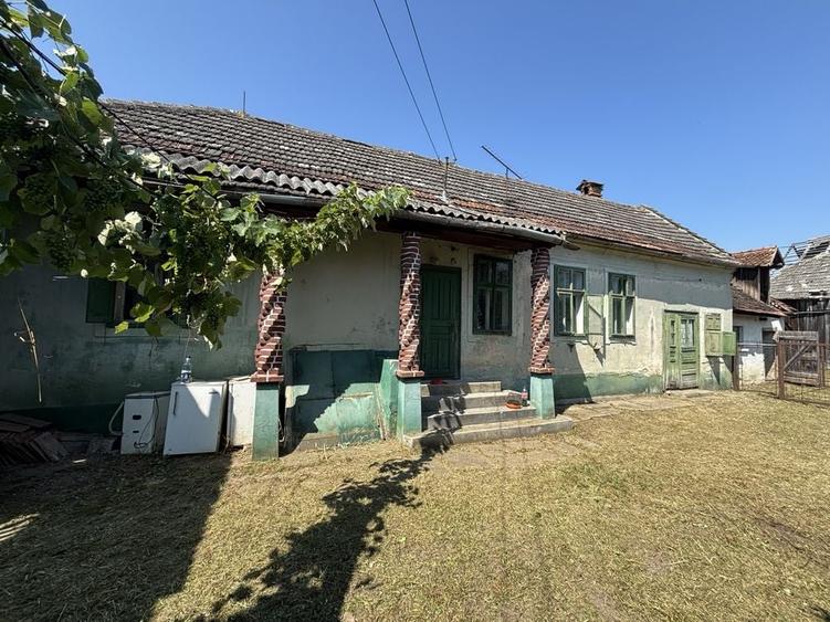 Casă cu 4 camere în Noua