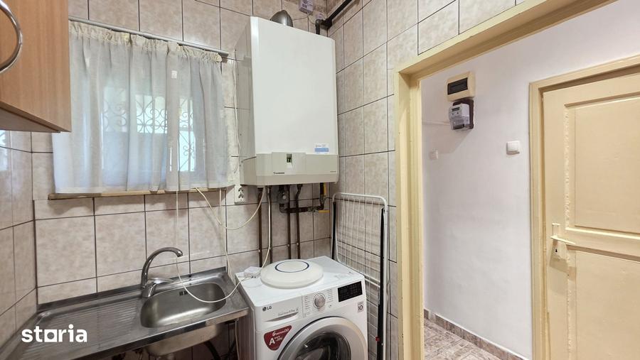 Garsonieră decomandată în Titan
