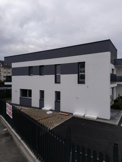 Duplex cu 5 camere cu Canalizare în Florești