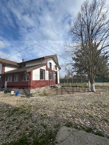 Casă individuală cu 5 camere cu Teren 4040 Mp în Drăgoești