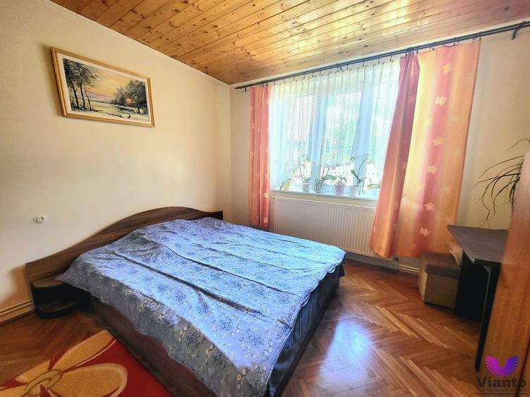 Casă individuală cu 7 camere cu Canalizare în Reșița