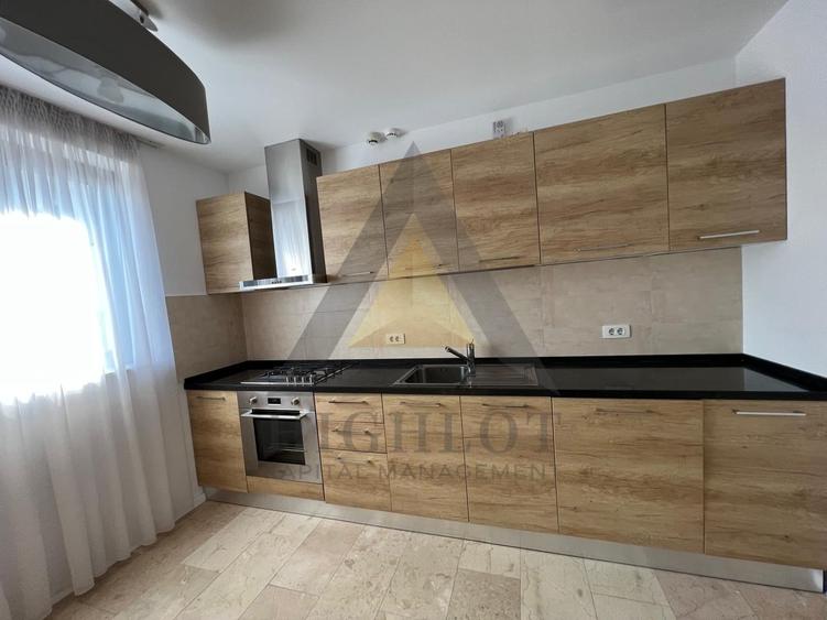 Casă cu 5 camere cu Canalizare în Pipera