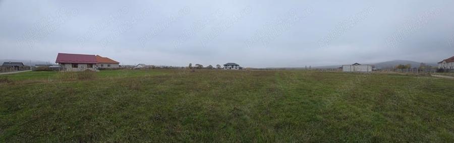 Teren de 967 mp, în Livezile