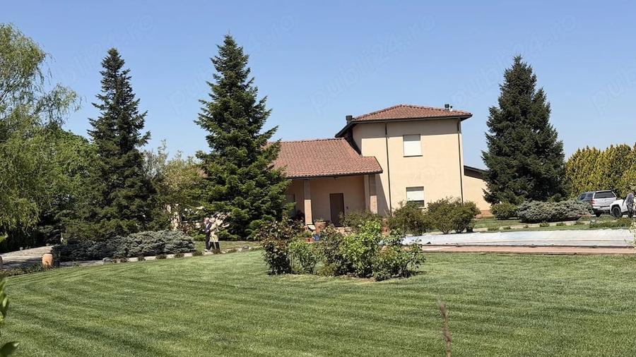 Casă cu 2 camere cu Teren 6500 Mp în Central