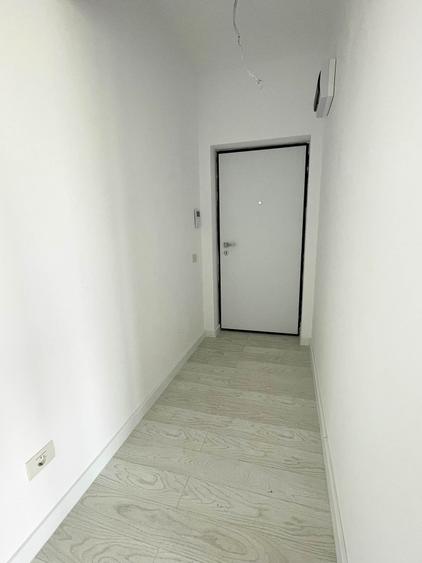 Apartament cu 3 camere semidecomandat în Pantelimon