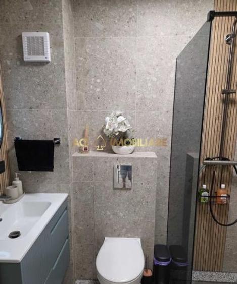 Apartament cu 2 camere decomandat, mobilat în Titan
