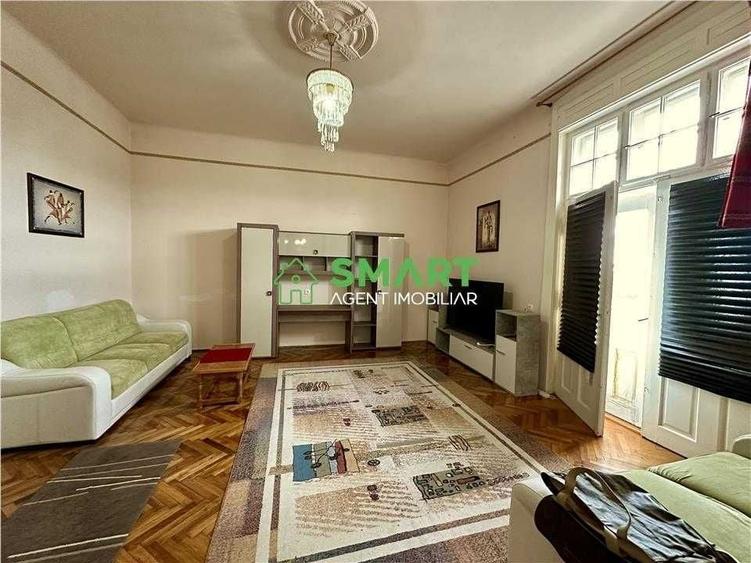 Apartament cu 3 camere semidecomandat în Central