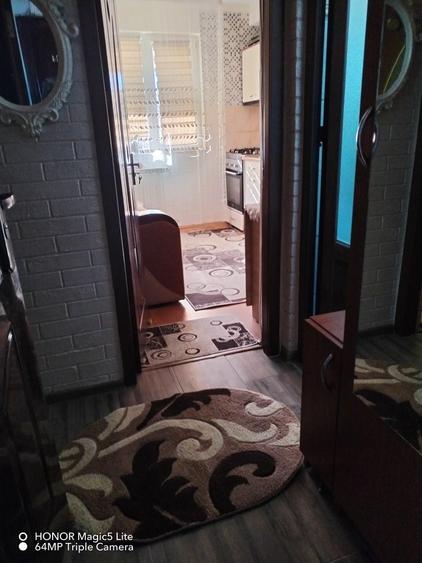 Apartament cu 2 camere decomandat în Cet