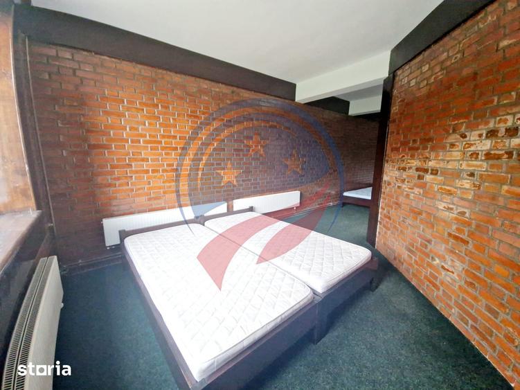 Casă cu Teren 1448 Mp în Central