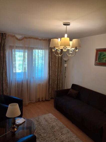 Apartament cu 3 camere decomandat în Alexandru cel Bun