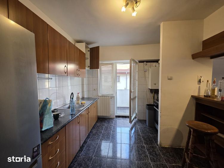 Apartament cu 3 camere decomandat în 13 Septembrie