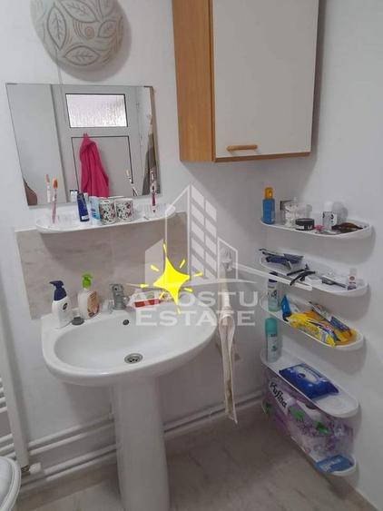 Casă cu 3 camere cu Canalizare în Central