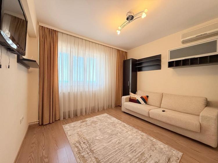 Apartament cu 3 camere decomandat în Faleza Nord