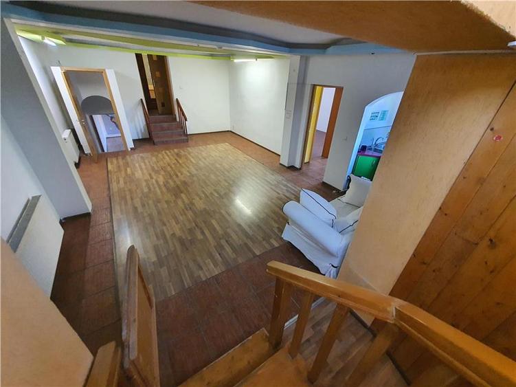 Vilă Spațioasă D+P+1 zona Terezian optima locuinta / sediu firma - 9