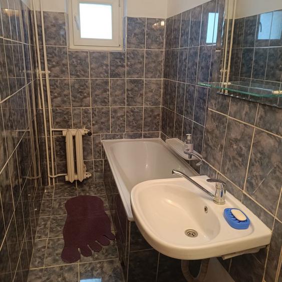 Garsonieră decomandată în Zăvoi