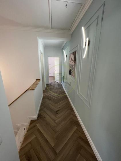 Duplex cu 4 camere cu Canalizare în Florești