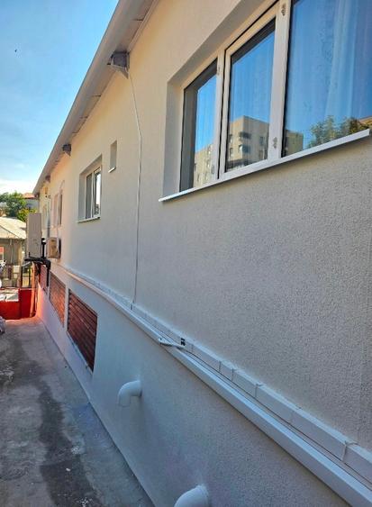 Casă cu 19 camere cu Canalizare în Piața Nouă