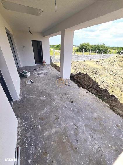 Casă cu 4 camere cu Teren 714 Mp în Burdea