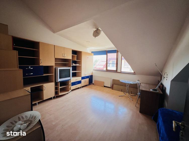 Casă cu 5 camere cu Teren 200 Mp în Central