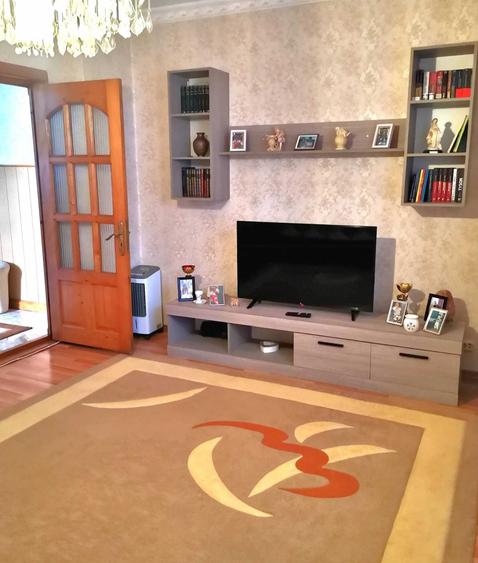 Apartament cu 2 camere decomandat în 1 Mai