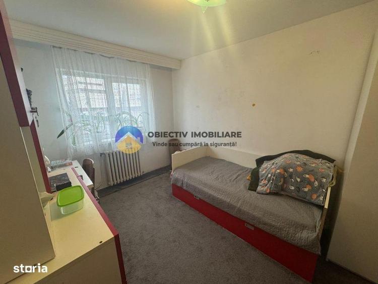Apartament cu 4 camere semidecomandat în Nord