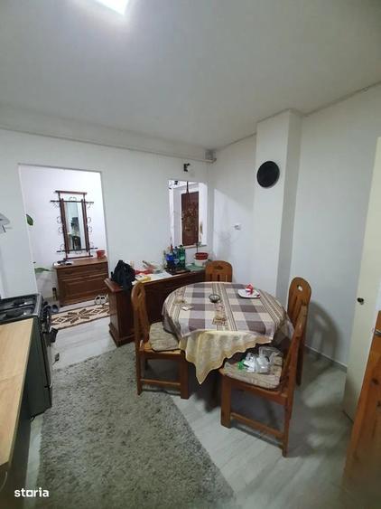 Apartament cu 4 camere semidecomandat în Central