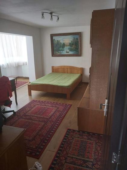 Apartament cu 2 camere decomandat, mobilat în Craiter