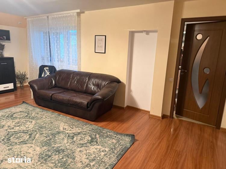 Apartament cu 3 camere decomandat în Micro 5