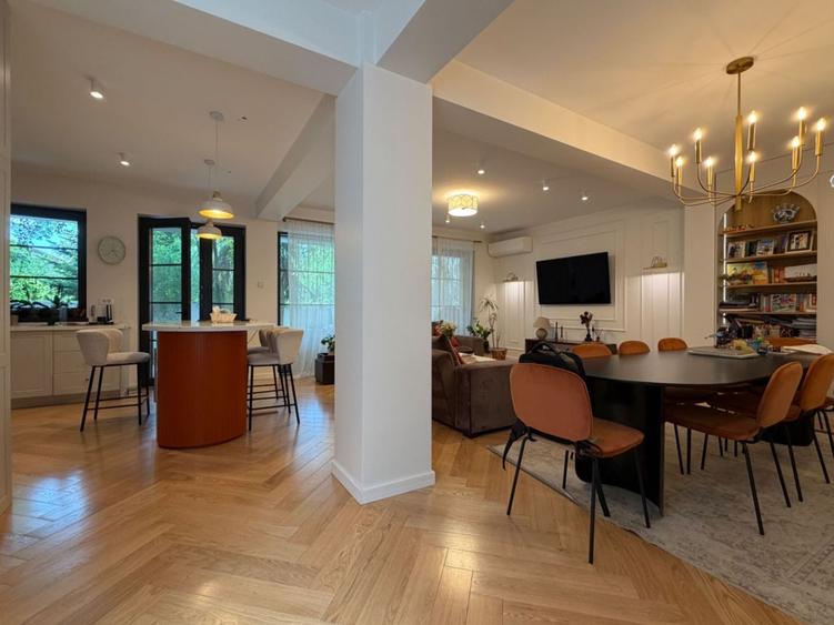Duplex cu 5 camere cu Canalizare în Iancu Nicolae