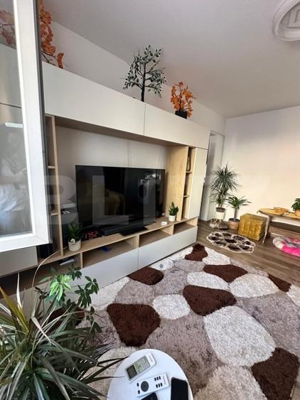 Apartament cu 2 camere, 35 mp, parcare, zona Micro 3 - 5