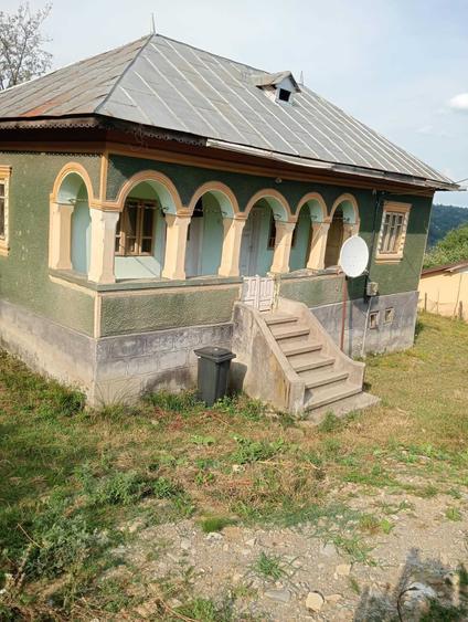 Casă cu 3 camere în Pucheni