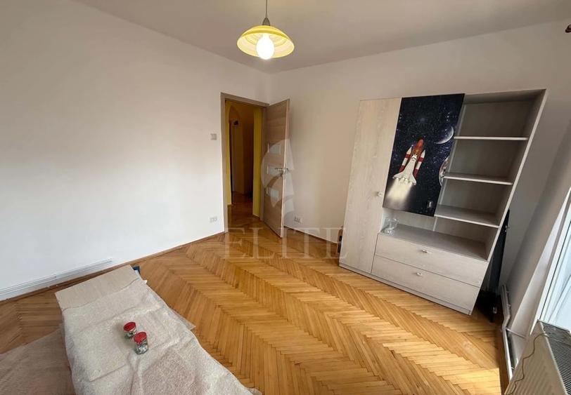 Apartament 3 camere în zona STRAZII BUCURESTI - 1