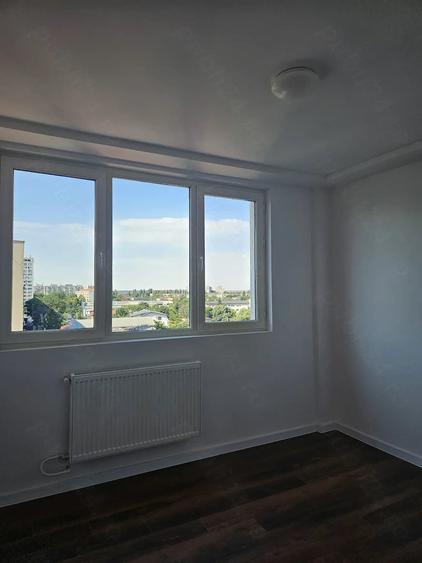 Apartament cu 3 camere semidecomandat în Progresul