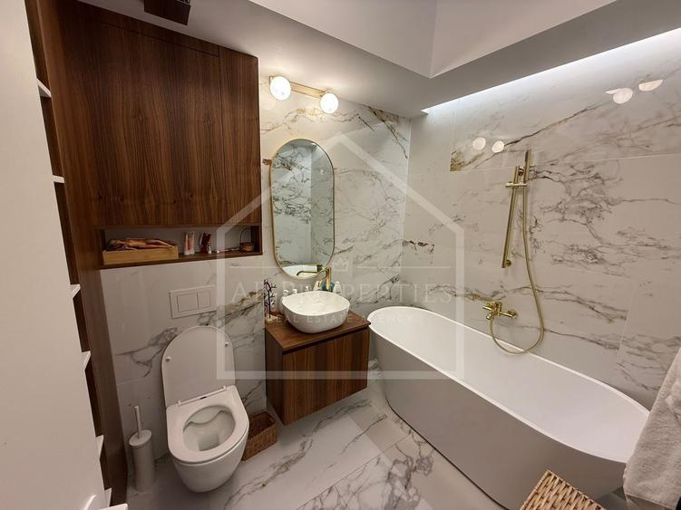 Apartament cu 3 camere semidecomandat, mobilat în Sisești